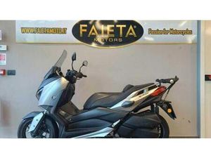 VENDO YAMAHA X-MAX 300 ABS (2017 - 20) USATA A ROMA (CODICE 9902999) - MOTO.IT