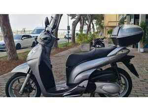 VENDO HONDA SH 300 I (2006 - 10) USATA A PESCARA (CODICE 9902512) - MOTO.IT