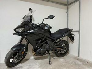 KAWASAKI VERSYS 650 2025
