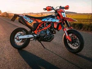KTM SMCR 690