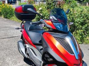 PIAGGIO MP 300