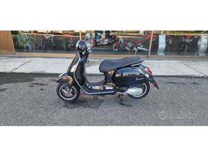 PIAGGIO VESPA 300 GTS