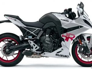SUZUKI GSX-8R