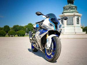 BMW HP4 COMPETITION BLAU