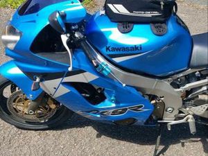 KAWASAKI NINJA ZX9R SPORTAUSPUFF BLAU/WEIß