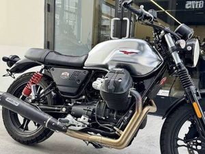 2020 MOTO GUZZI V7 III CARBON SHINE -PREMIUM DEALER!