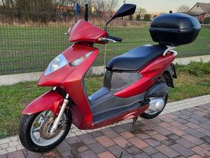 SKUTER HONDA DYLAN 125. NI. KYMCO. SIENNICA NADOLNA