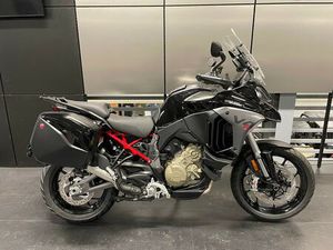 DUCATI MULTISTRADA V4 S VINTERKAMPANJ PASSA PÅ TRAVEL & RADAR UTFÖRSÄLJNING SISTA EX