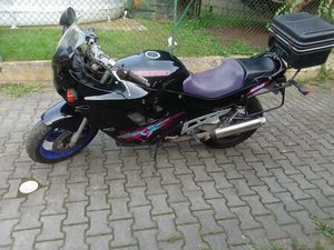 SUZUKI GSX 600 F