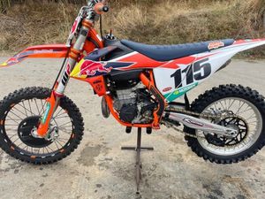 KTM SXF 450 FACTORY EDITION →