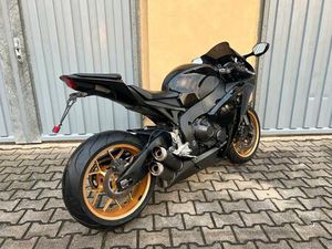HONDA CBR 1000 RR FIREBLADE SC59
