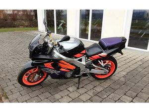 HONDA CBR 900 SC28 IN SCHWARZ/LILA, GEBRAUCHTFAHRZEUG