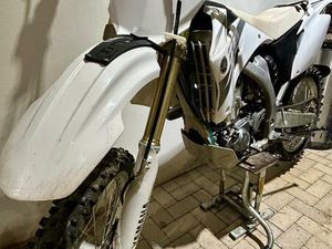 YAMAHA YZ 450 F VOLLCROSS MOTORRAD NO KTM SUZUKI