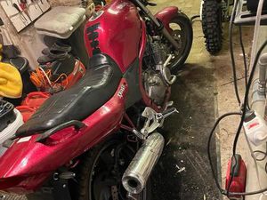 YAMAHA XJ600N WER BIS WEIHNACHTEN ABHOLT 1200€