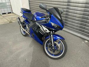 YAMAHA YZF R6 / MOTORRAD / SPORTLER