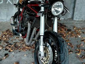 ② SUZUKI GSF 1200 CONVERTIE EN CAFÉ RACER