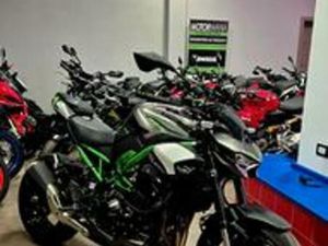 KAWASAKI Z 900 ANNO 2025 KM 3000 UNIPRÒ