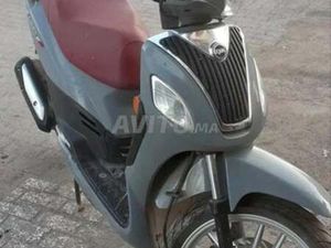 SCOOTER SYM N9IYA AVEC CASQUE