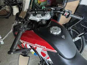 DUCATI HYPERMOTARD 796