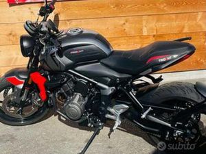 TRIUMPH TRIDENT 660 660