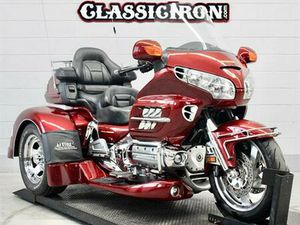 2002 HONDA GOLD WING