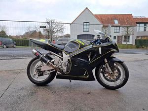 ② SUZUKI GSX-R K2 750 CC CIRCUITMOTO