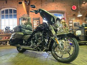 HARLEY-DAVIDSON FLHRSE CVO ROAD KING