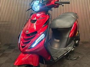PIAGGIO ZIP 4T 3V BROM 2021 FULL OPTION CANDY RED — SCOOTERS | PIAGGIO — MARKTPLAATS
