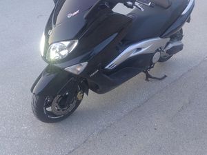 YAMAHA T-MAX 500 →