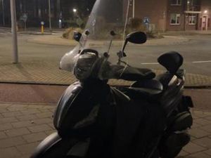 BEVERLY 350 OP A1 - 30,000 KM - NIEUWE KOPPELINGSPLATEN! — SCOOTERS | PIAGGIO — MARKTPLAATS