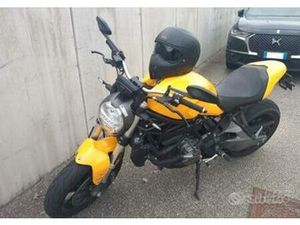 DUCATI MONSTER 821