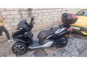 SCOOTER METROPOLIS 400 FAIBLE KMS