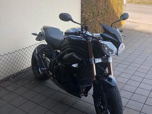 TRIUMPH SPEEDTRIPLE 1050 EZ/ 15.11.2015
