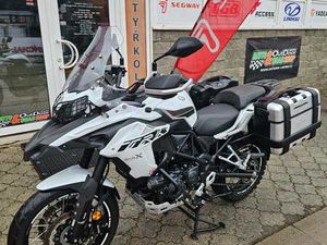 BENELLI TRK 502 X, VÝHŘEV RUKOJETÍ, ČR, PO 1. MAJITELI