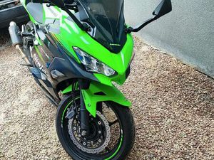VEND MOTO NINJA KAWASAKI