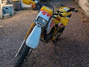 SUZUKI DR350S