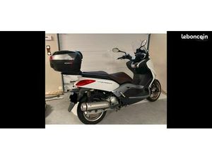 SKYCRUSER ( IDEM XMAX)