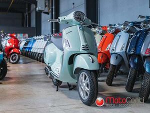② VESPA GTS 125 CLASSICA ABS