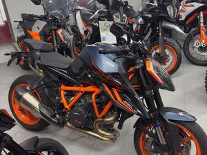 KTM 1290SUPERDUKEREVO,23 VORFÜHRER MODEL