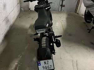 HUSQVARNA SVARTPILEN 125