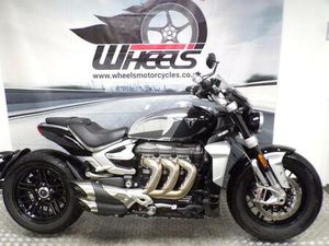 TRIUMPH ROCKET III TOURING