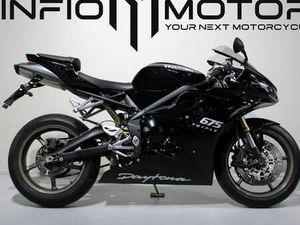 TRIUMPH DAYTONA 675