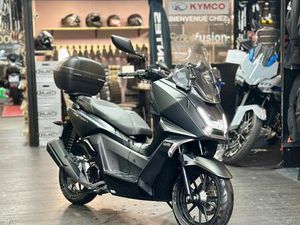 KYMCO SKYTOWN 125 GARANTIE JUSQU'AU 09/2030
