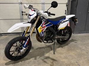 RIEJU MRT PRO 50 ÉDITION RED BULL