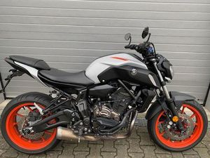 YAMAHA MT07