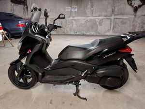 YAMAHA XMAX 250