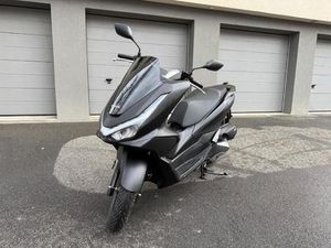 PCX 125 DX TFT. CONNECTIVITY