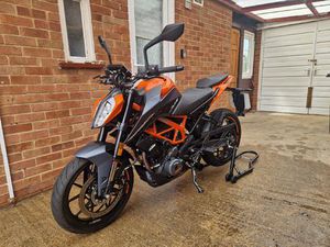 KTM 390 DUKE NAKED PETROL MANUAL EURO 5 (43 PS) 373 CC