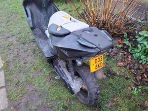 YAMAHA AEROX 2TAKT MET GELDIG KENTEKEN — SCOOTERS | YAMAHA — MARKTPLAATS