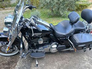 HARLEY DAVIDSON ROAD KING CLASSIC